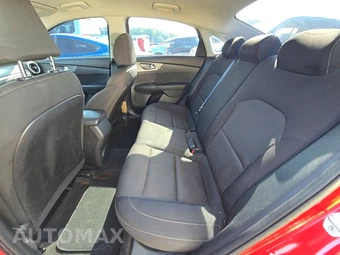 2021 Kia Forte LXS – miniatura 13