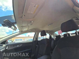 2021 Kia Forte LXS – miniatura 8