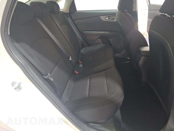 2021 Kia Forte LXS – miniatura 16