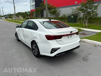 2021 Kia Forte LXS - miniatura 3