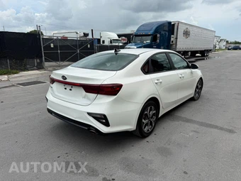 2021 Kia Forte LXS - miniatura 5
