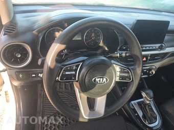 2021 Kia Forte LXS – miniatura 10