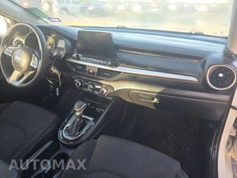 2021 Kia Forte LXS – miniatura 11