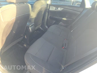 2021 Kia Forte LXS – miniatura 13