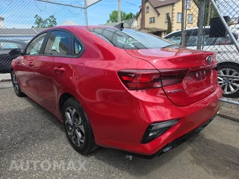 2021 Kia Forte LXS – miniatura 6