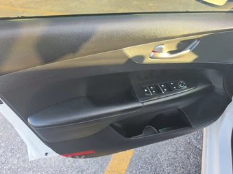 2021 Kia Forte LXS – miniatura 9
