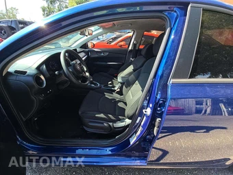 2021 Kia Forte LXS – miniatura 6