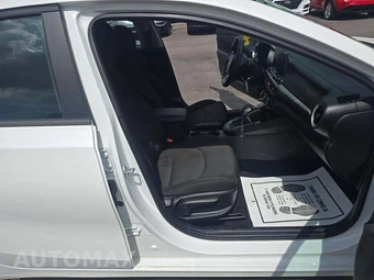 2021 Kia Forte LXS – miniatura 15