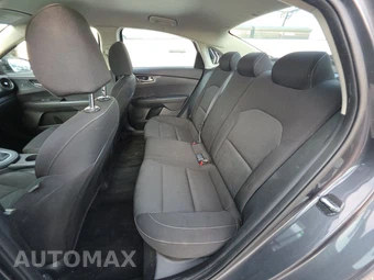 2021 Kia Forte LXS – miniatura 13