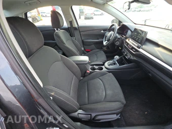 2021 Kia Forte LXS – miniatura 8