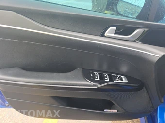 2021 Kia K5 GT-Line – miniatura 9