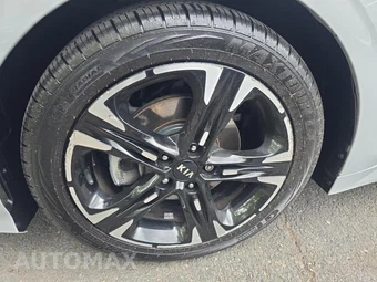 2021 Kia K5 GT-Line – miniatura 8