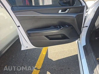 2021 Kia K5 GT-Line – miniatura 9