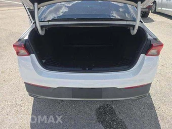 2021 Kia K5 LX – miniatura 14