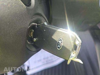 2021 Kia K5 LX – miniatura 8