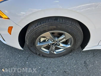 2021 Kia K5 LXS - miniatura 8