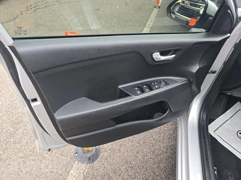 2021 Kia Rio LX Sedan - miniatura 15