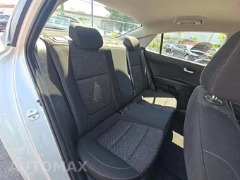 2021 Kia Rio S Sedan - miniatura 16
