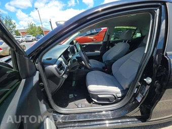 2021 Kia Rio S Sedan – miniatura 6