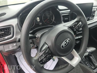 2021 Kia Rio S Sedan - miniatura 10