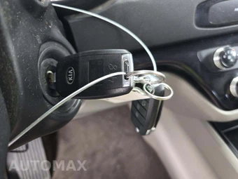 2021 Kia Sedona LX 120.5" WB - miniatura 8