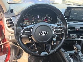 2021 Kia Seltos S – miniatura 10