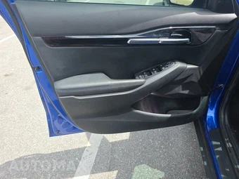 2021 Kia Seltos S – miniatura 9