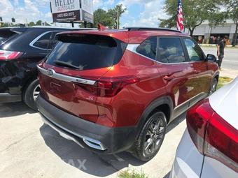 2021 Kia Seltos S - miniatura 3