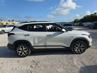 2021 Kia Seltos SX – miniatura 4