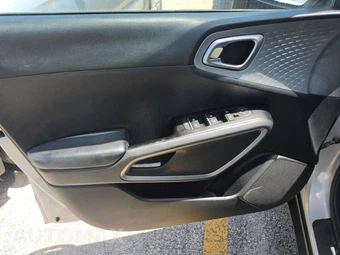2021 Kia Soul LX - miniatura 9