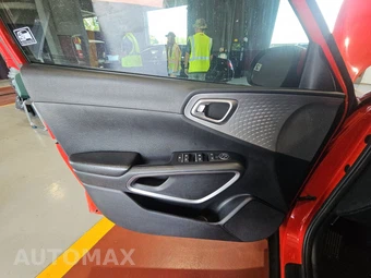 2021 Kia Soul LX - miniatura 9