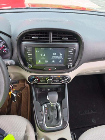 2021 Kia Soul LX - miniatura 10