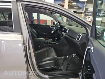 2021 Kia Sportage EX - miniatura 8