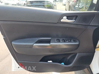 2021 Kia Sportage LX - miniatura 9