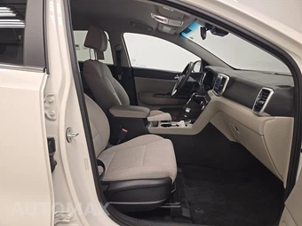 2021 Kia Sportage LX - miniatura 8