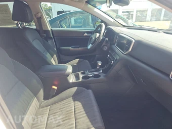 2021 Kia Sportage LX – miniatura 8