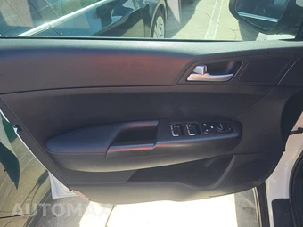 2021 Kia Sportage LX – miniatura 9