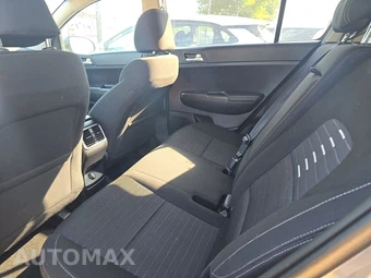 2021 Kia Sportage LX - miniatura 13