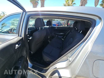 2021 Kia Sportage LX – miniatura 13