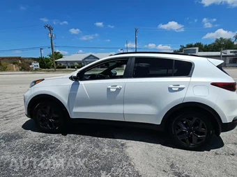 2021 Kia Sportage S – miniatura 3