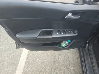 2021 Kia Sportage S - miniatura 9