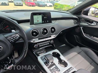 2021 Kia Stinger GT2 – miniatura 10