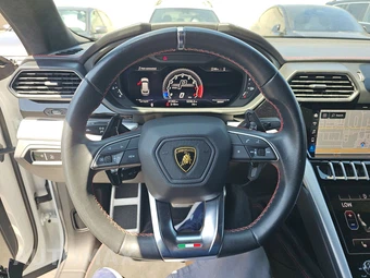 2021 Lamborghini Urus - miniatura 10