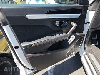 2021 Lamborghini Urus - miniatura 9