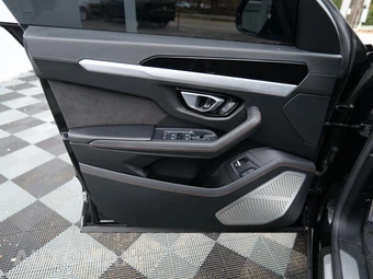 2021 Lamborghini Urus – miniatura 12