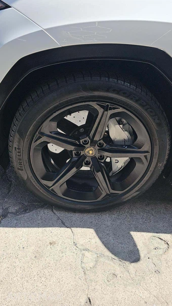 2021 Lamborghini Urus – miniatura 24