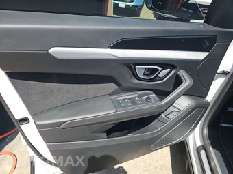 2021 Lamborghini Urus – miniatura 9