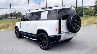 2021 Land Rover Defender 110 S - miniatura 13