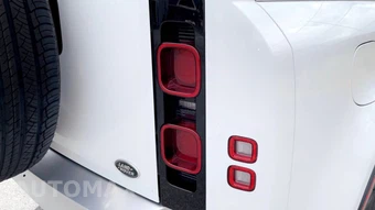 2021 Land Rover Defender 110 S - miniatura 22