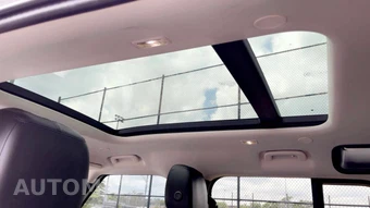 2021 Land Rover Defender 110 S - miniatura 24